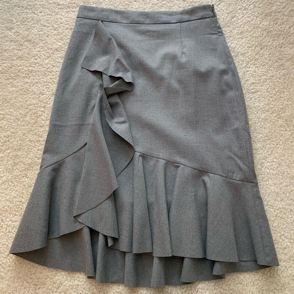 Banana Republic gray suit ruffle pencil skirt NWOT